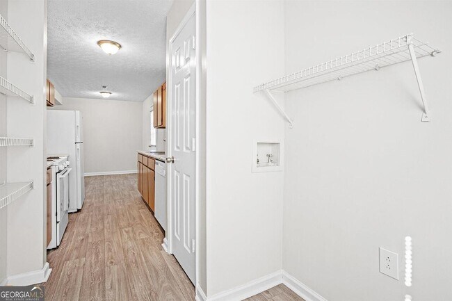 Foto del edificio - 9211 Fairway Ct