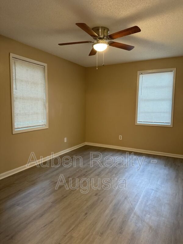 Building Photo - 3318 Winn Dr