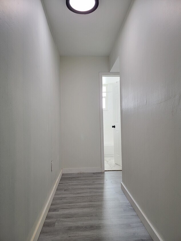 Foto del edificio - 1078 W 42nd Pl