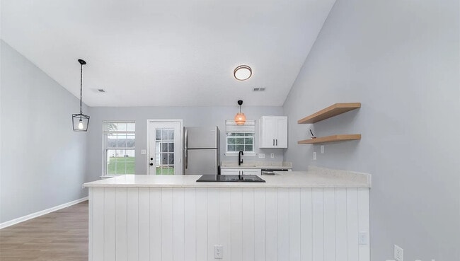 Foto del edificio - Reese Fur