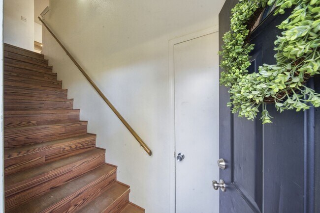 Foto del edificio - Move-in ready 2-bed, 2-bath condo in the d...