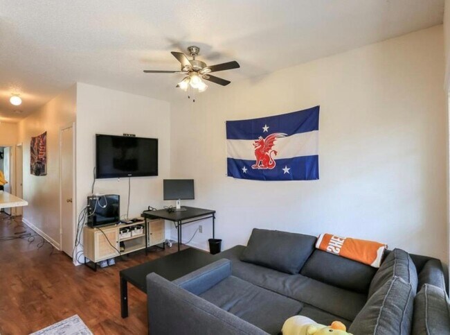 Foto del edificio - 912 W 22nd St