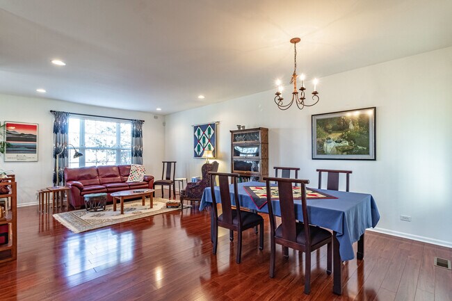 Foto del edificio - 2165 Shadow Creek Ct