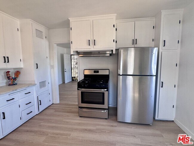 Foto del edificio - 1542 W 60th St