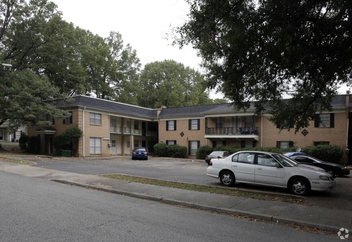 Imperial Arms Apartments 3646 Spottswood Ave Memphis, TN