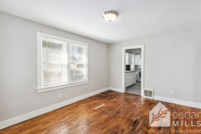 Foto del edificio - Great SE 3 bedroom home with many updates