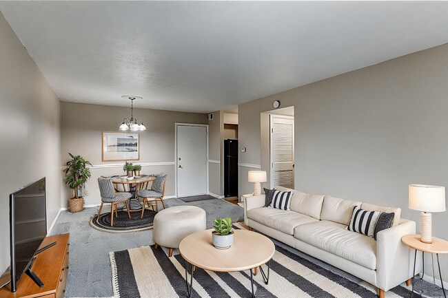 Foto del edificio - Somerford Square Apartments