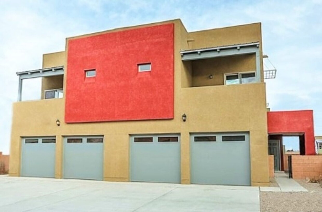 Foto principal - *****Stunning Modern 3 Bedroom Townhome***...