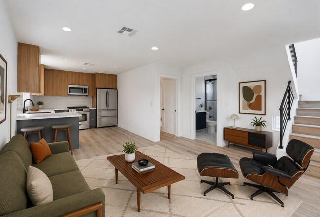 Foto del edificio - Newer Townhouse Available!