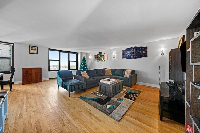 Foto del edificio - 3150 N Lake Shore Dr