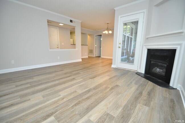 Building Photo - 1000 Nicholwood Dr