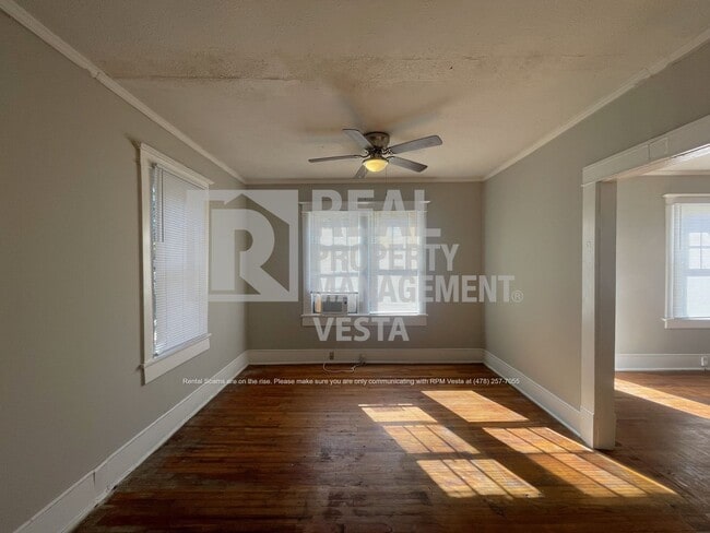 Building Photo - 2389 Beech Ave