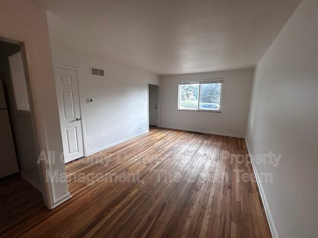 Building Photo - 10207 E 14th Ave