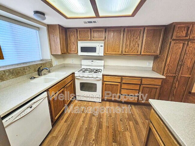 Foto del edificio - 821 Janelle Ct