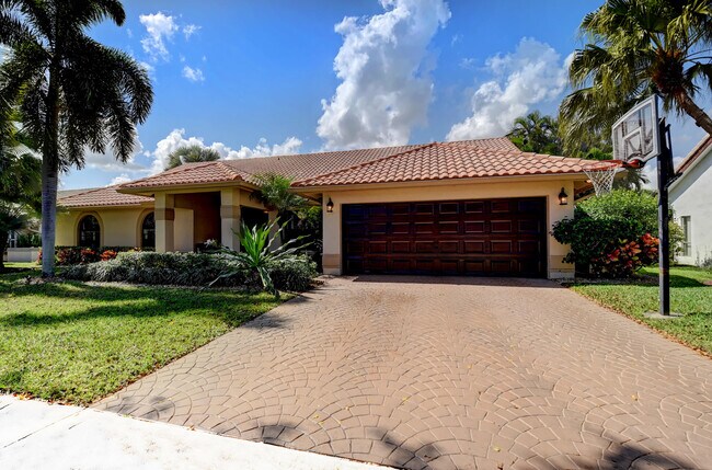 Building Photo - 4761 NW 28th Ave