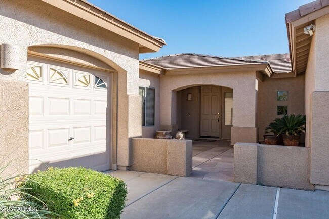 Foto del edificio - 16777 W Southampton Rd