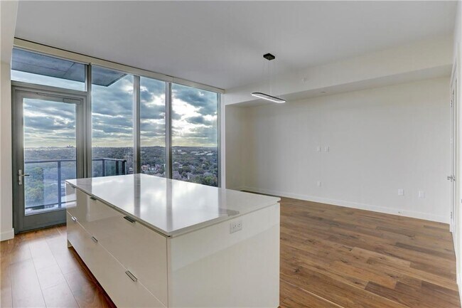 Foto del edificio - 44 East Ave