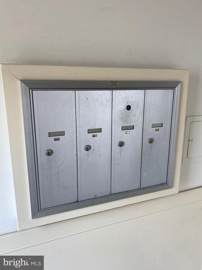 Building Photo - 1 W Henrietta St