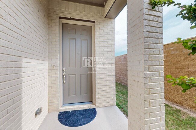 Foto del edificio - 1077 Maverick Dr