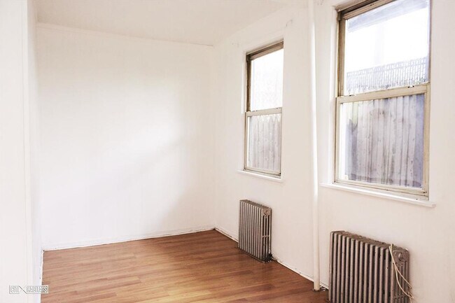 Building Photo - 43 Richardson St