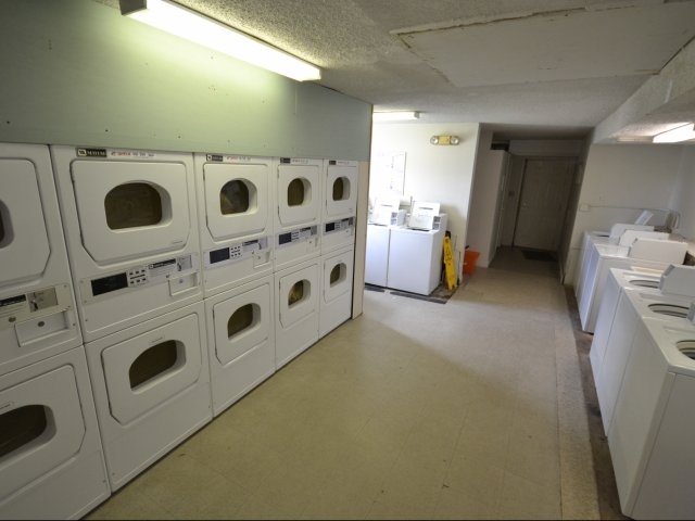 Laundry Facility - Tides on 23