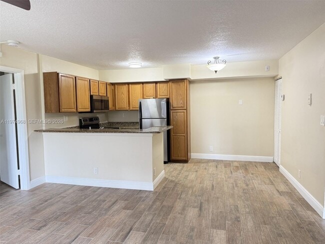 Building Photo - 811 Lyons Rd