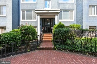 Building Photo - 709 Brandywine St SE