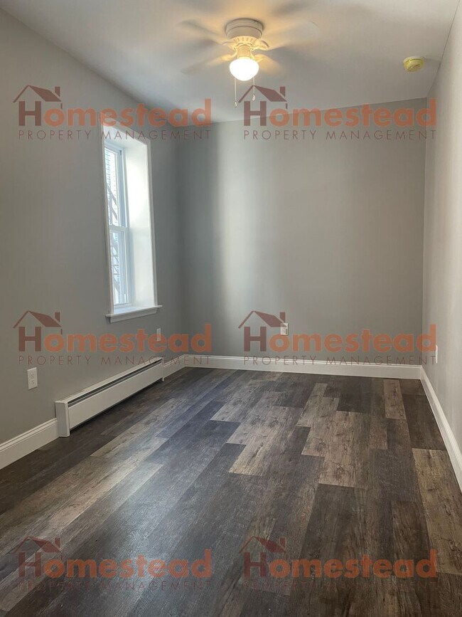 Foto del edificio - 806 DeKalb St