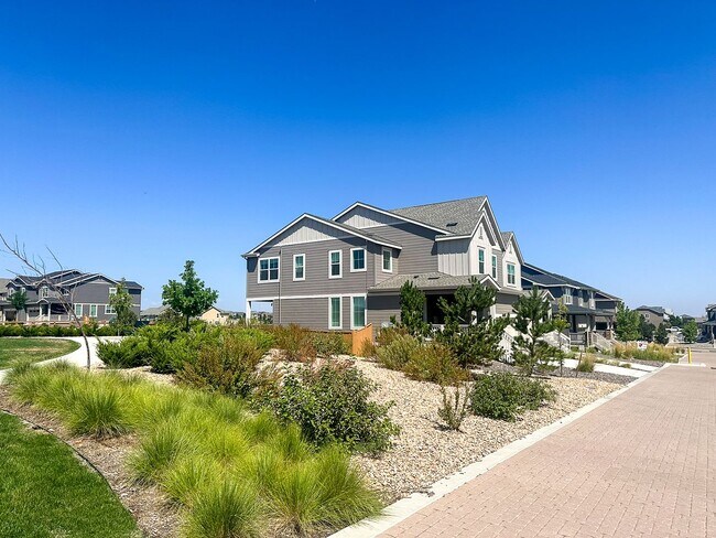 Foto del edificio - CORNER LOT! - DOVE VILLAGE PAIRED HOME 3bd 2.5ba 3,091sq.ft. Built in 2023 FOR RENT