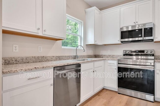 Foto del edificio - 2466 E 21st St