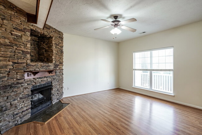 Building Photo - 7212 Legacy Dr