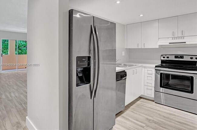 Building Photo - 1 Alhambra Cir