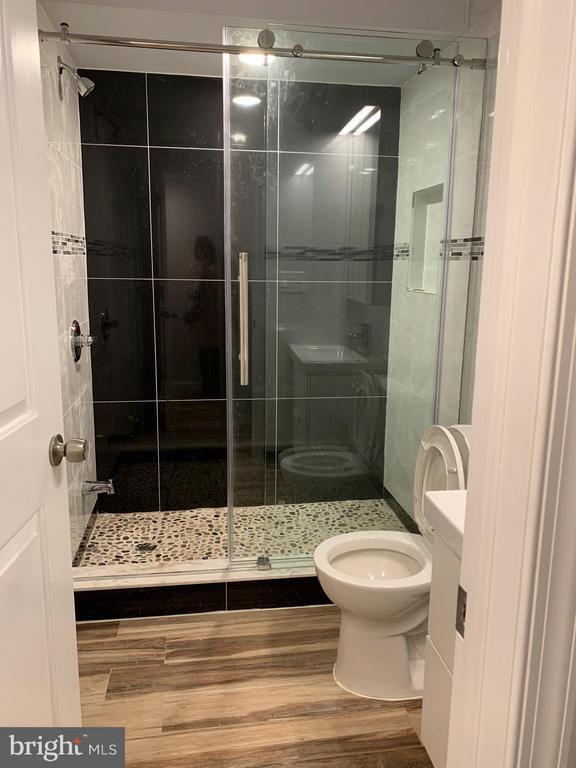 Building Photo - 1000 Mt Vernon St