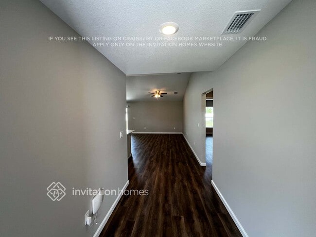 Foto del edificio - 1861 SE Berkshire Blvd