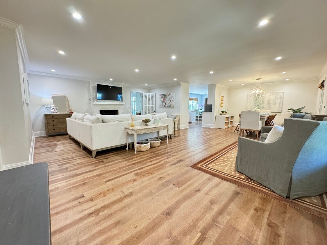 Foto principal - 2518 Bentbrook Dr