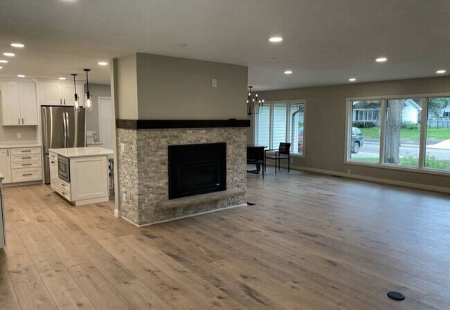 Foto del edificio - Beautiful newly updated single family home...