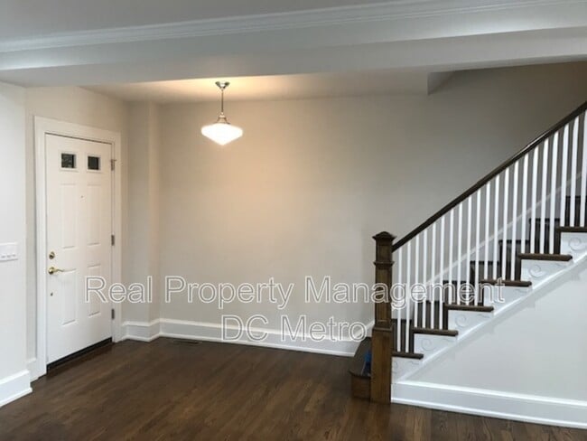 Building Photo - 1005 Upshur St NE
