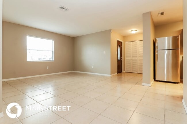 Foto del edificio - 5335 Brookmeade Dr