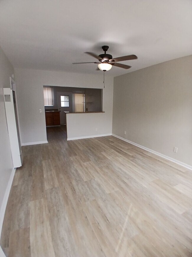 Photo - 1928 Rocket Property Apartment