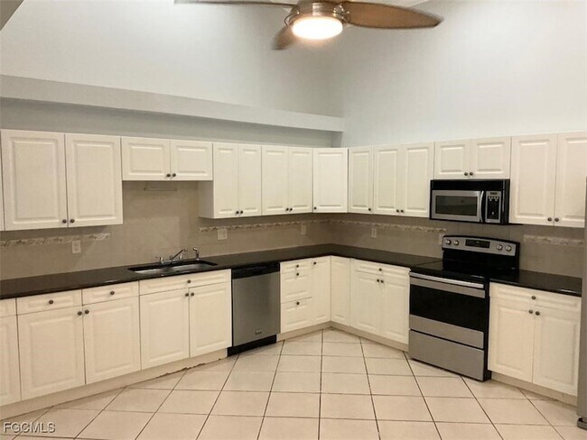 Foto del edificio - 3216 SW 7th Pl