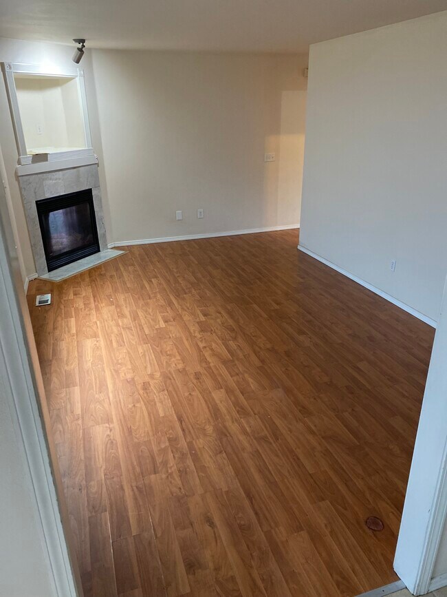 Living Room - 237 N Park St