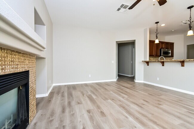 Building Photo - 3232 Paragon Pointe St