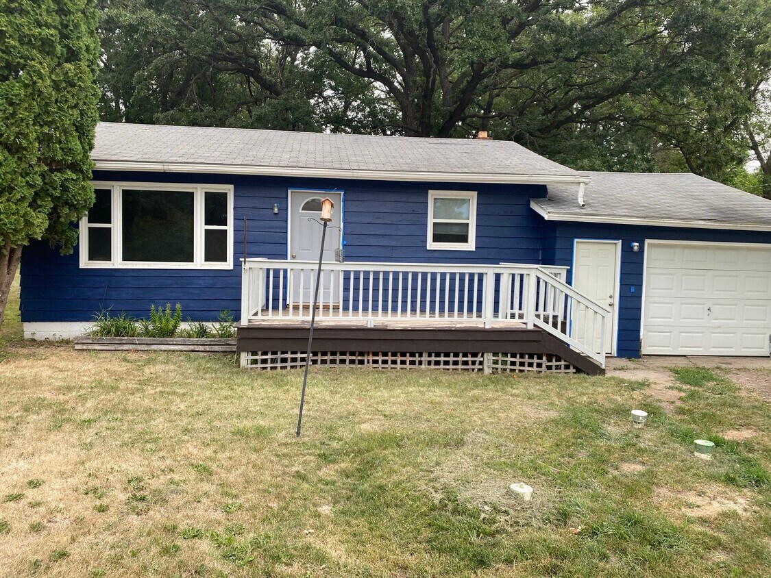 1319 W Alcott Ave, Fergus Falls, MN 56537 House Rental in Fergus