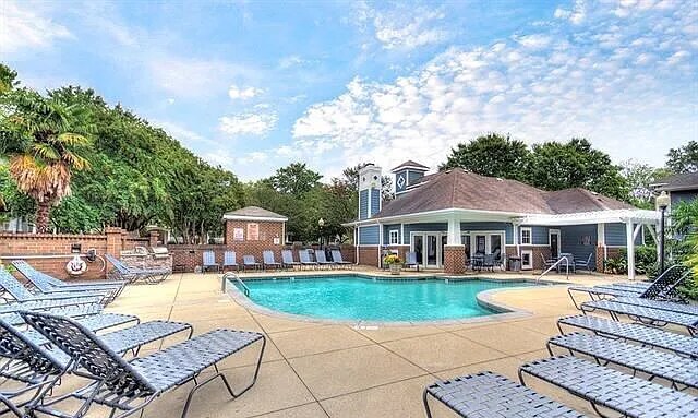 Building Photo - 2209 Sumner Green Ave