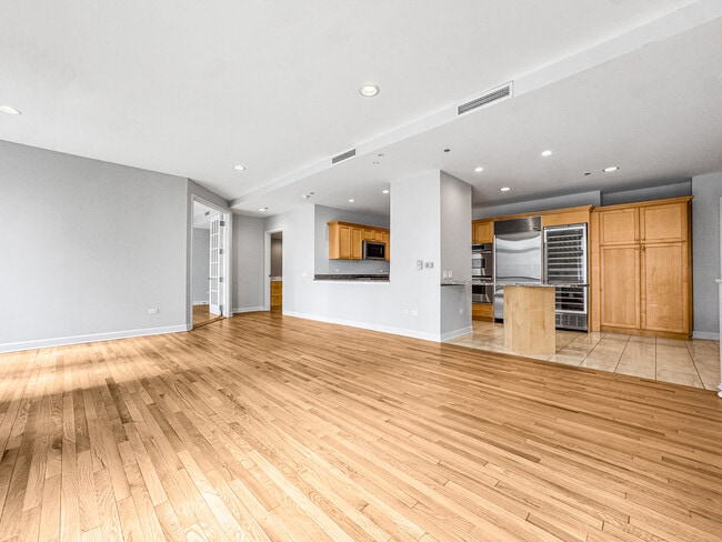 Foto del edificio - 415 E North Water St