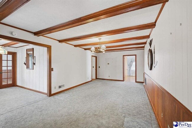 Foto del edificio - 2218 N Douglas St