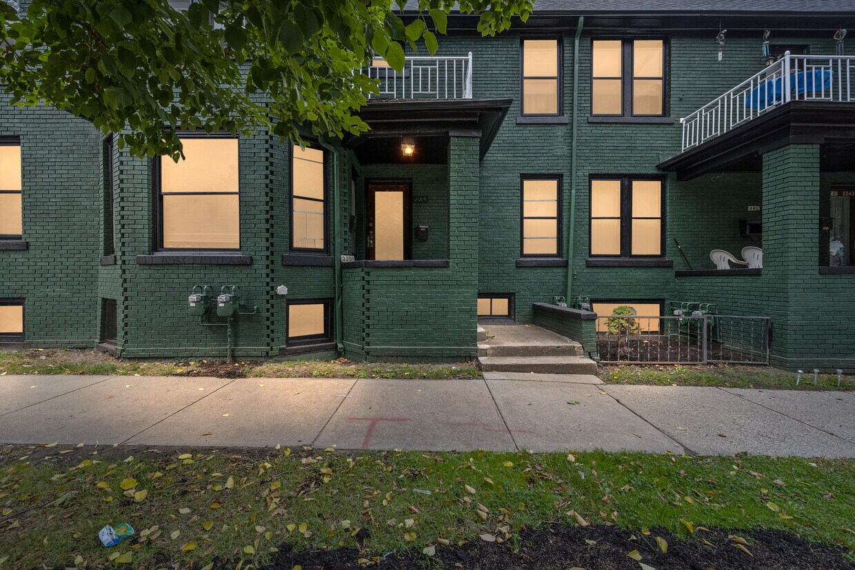 Primary Photo - 2231 Campbell St