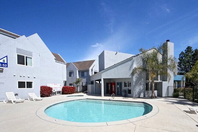 Foto del edificio - Fountain Circle Townhomes
