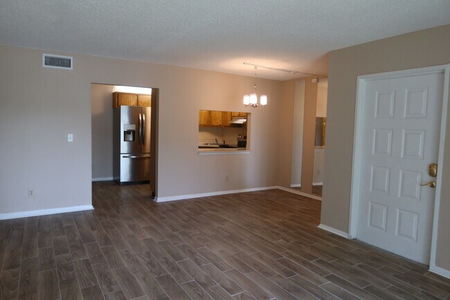 Building Photo - 8213 Sun Spring Cir