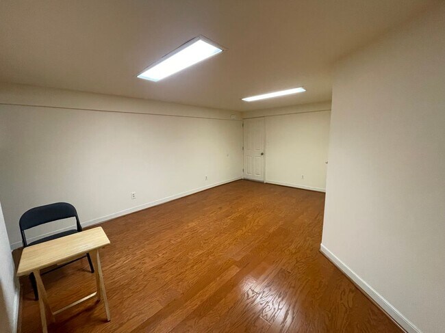 Foto del edificio - 2811 N Calvert St